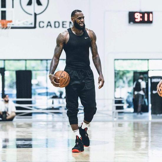 官方：长崎成功丸与主帅高木琢也续约至26／27赛季结束