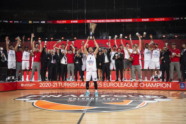 马祖拉从22年执教绿军至今，多项战绩位列联盟第一