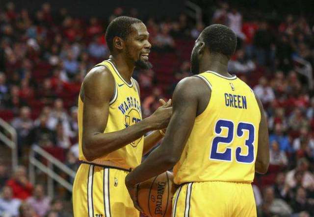 芒特制胜曼联2-1逆转！齐尔克泽破荒但冬窗必须买中场，阿莫林需要沃顿