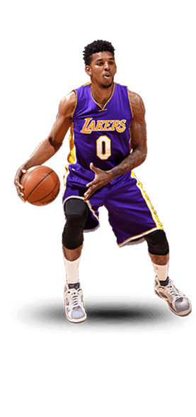 前锋远射破门，全场欢呼