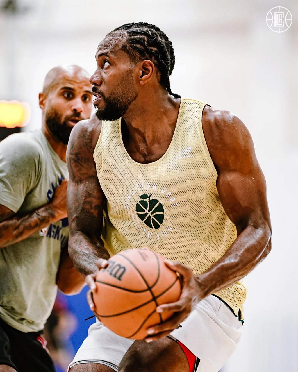 怀特第三节轰14分带队反超，米勒单节4三分回应