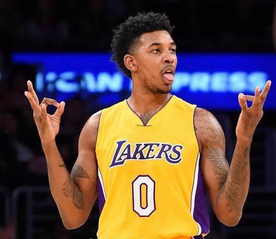 德天空：多特已经为法比奥-席尔瓦备好合同，后者对此表示开放