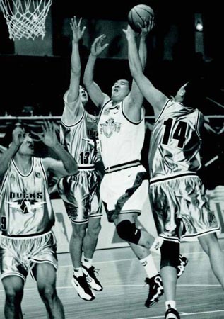 他在场上就是稳定器