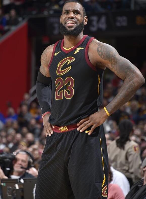 齐沃：要振作和学习，足球和生活总会有转机；伤员周日难复出