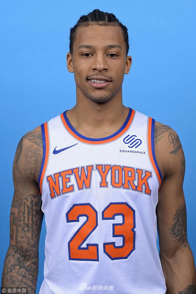 记者：张琳芃大概率还要再坚守一年，发挥老队员传帮带