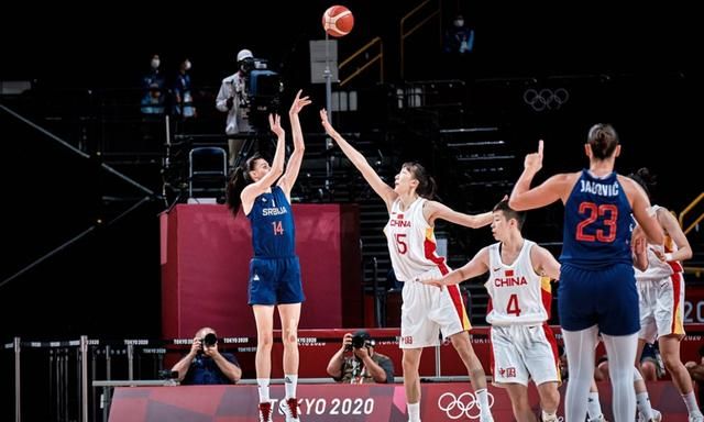 西媒：尤文、法兰克福以及斯图加特询价皇社中场苏契奇